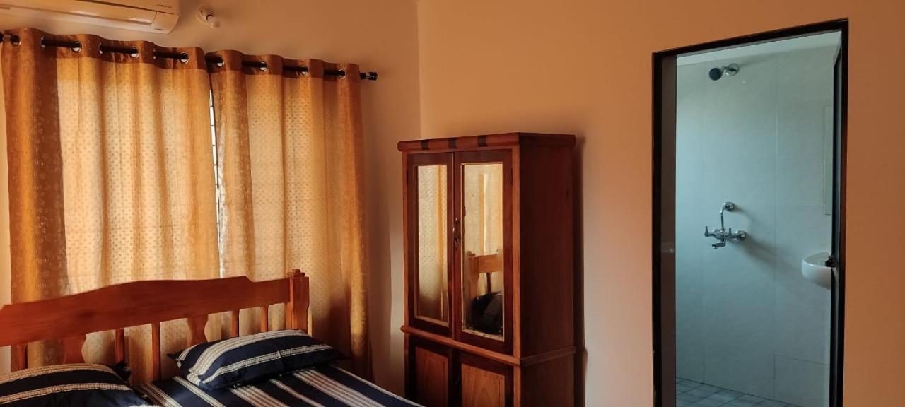 Esha Apartment Calangute Esterno foto
