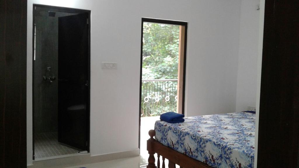 Esha Apartment Calangute Esterno foto